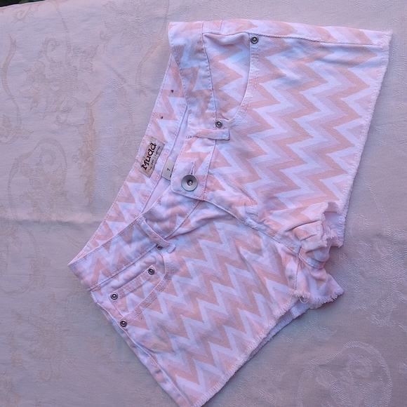 Size 7: MUDD SHORTS - Picture 1 of 5